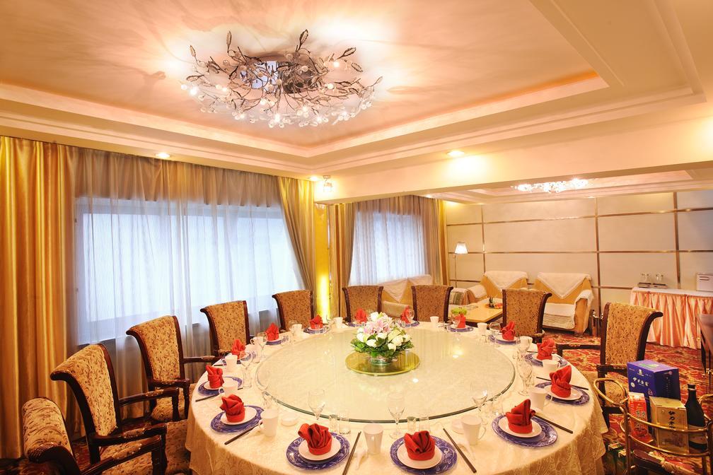 Urumqi Jingu Hotel Екстер'єр фото