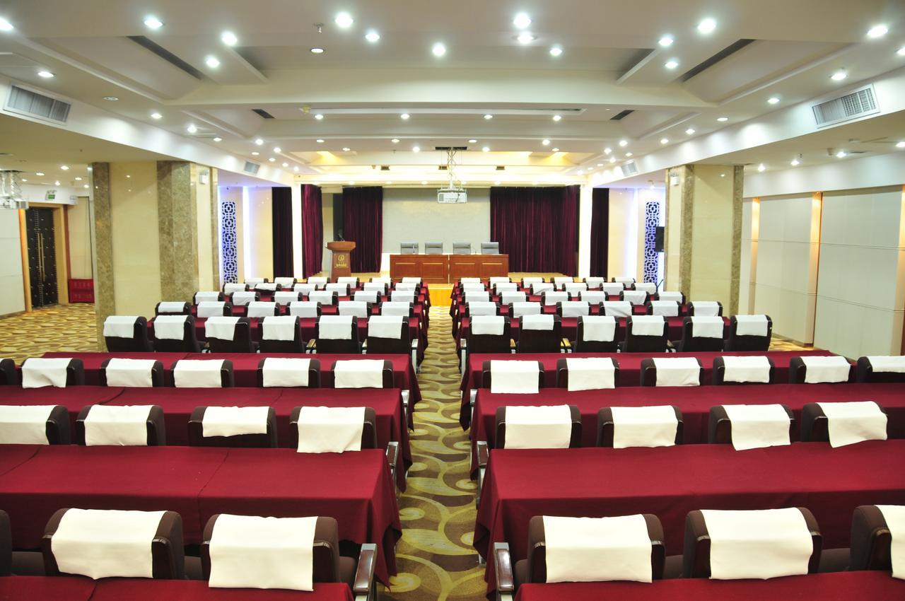 Urumqi Jingu Hotel Екстер'єр фото