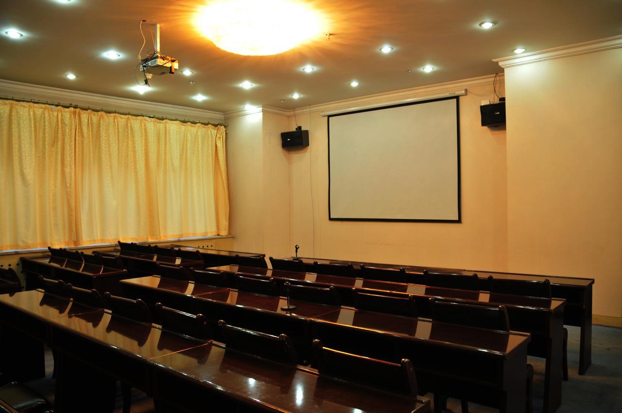 Urumqi Jingu Hotel Екстер'єр фото