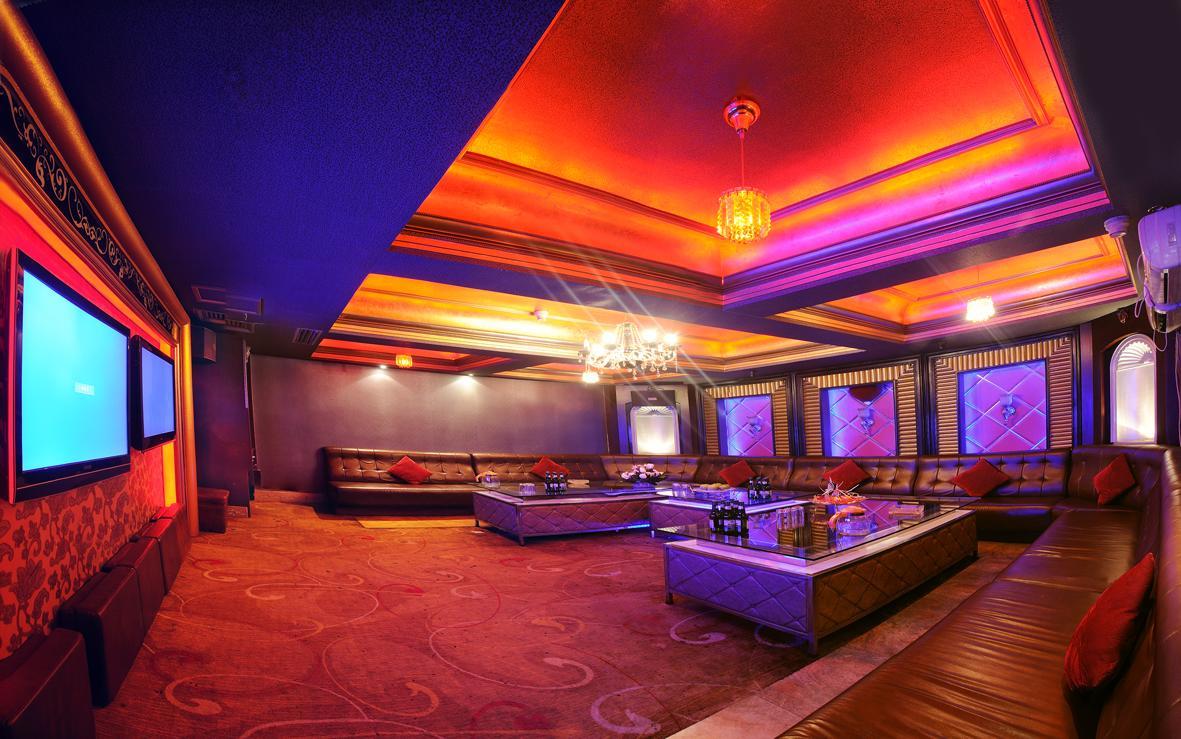 Urumqi Jingu Hotel Екстер'єр фото