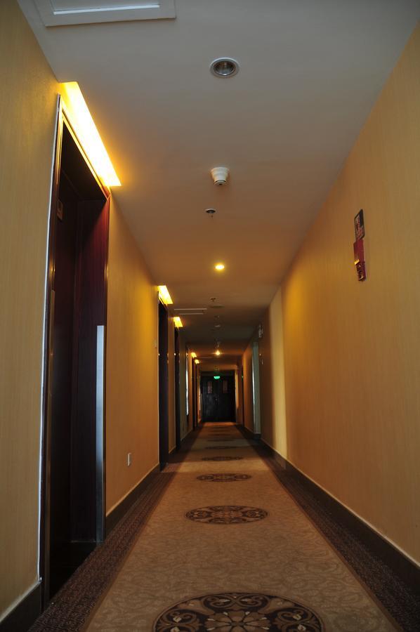 Urumqi Jingu Hotel Екстер'єр фото