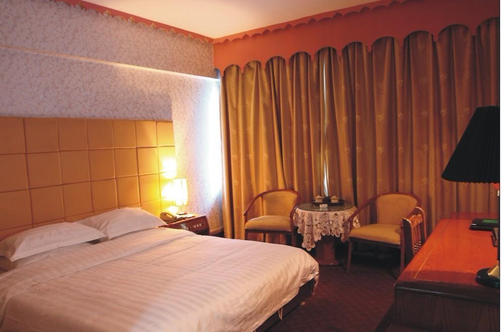 Urumqi Jingu Hotel Екстер'єр фото